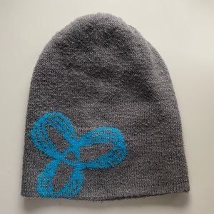 ⭐️SOLD⭐️Grey TNA Beanie